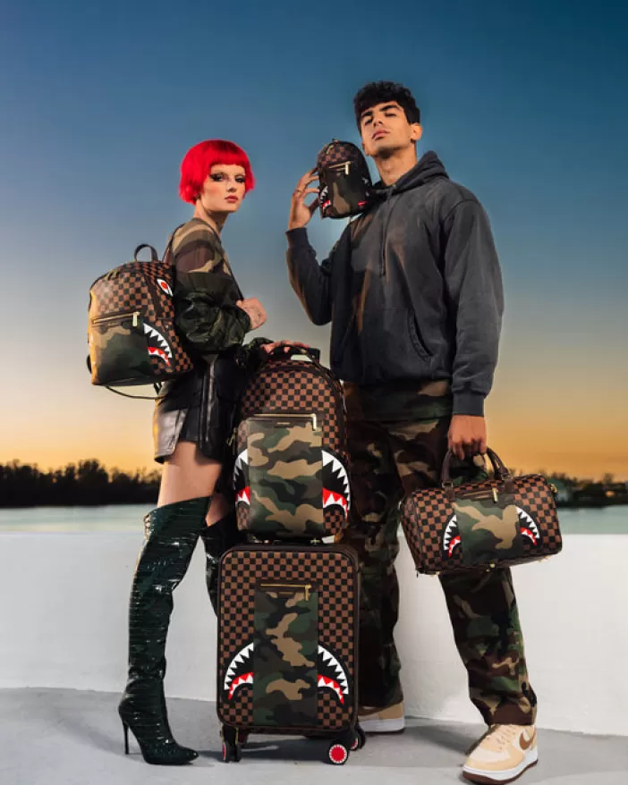 SAVAGES | BACKPACKS*Sprayground EXTERIOR GOLD ZIP POCKET SHARKS IN PARIS SAVAGE BACKPACK