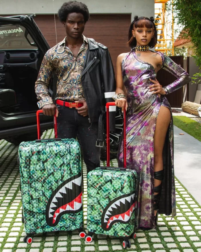 FULL-SIZE LUGGAGE*Sprayground MAMA I MADE IT SHARKITECTURE HARDSHELL FULL-SIZE LUGGAGE