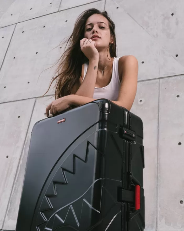 FULL-SIZE LUGGAGE*Sprayground SHARKITECTURE MOLDED 29u201d FULL-SIZE LUGGAGE