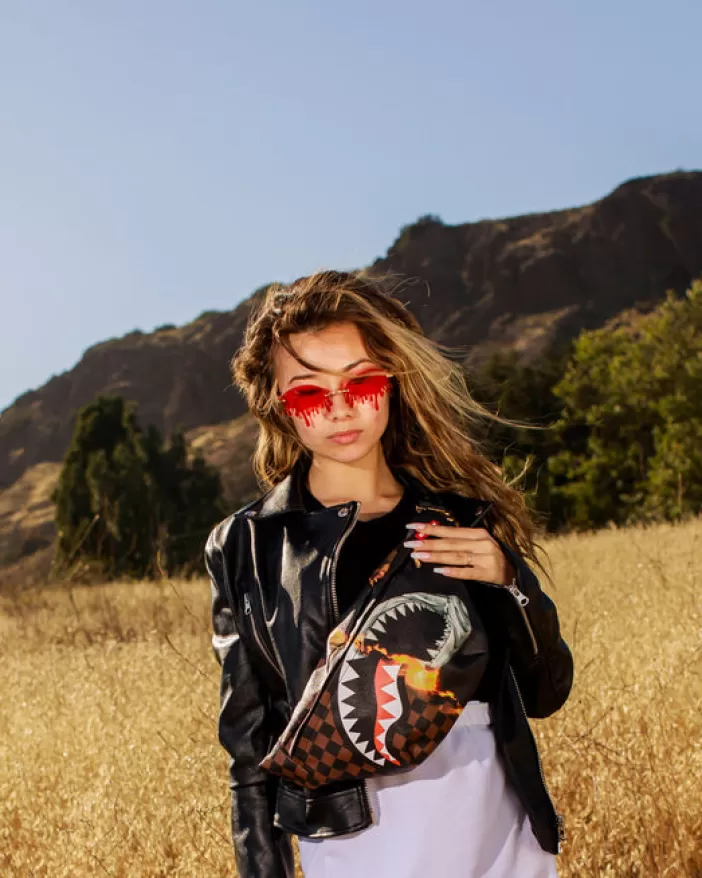 CROSSBODYS*Sprayground SHARKS IN PARIS UNSTOPPABLE SAVVY CROSSBODY