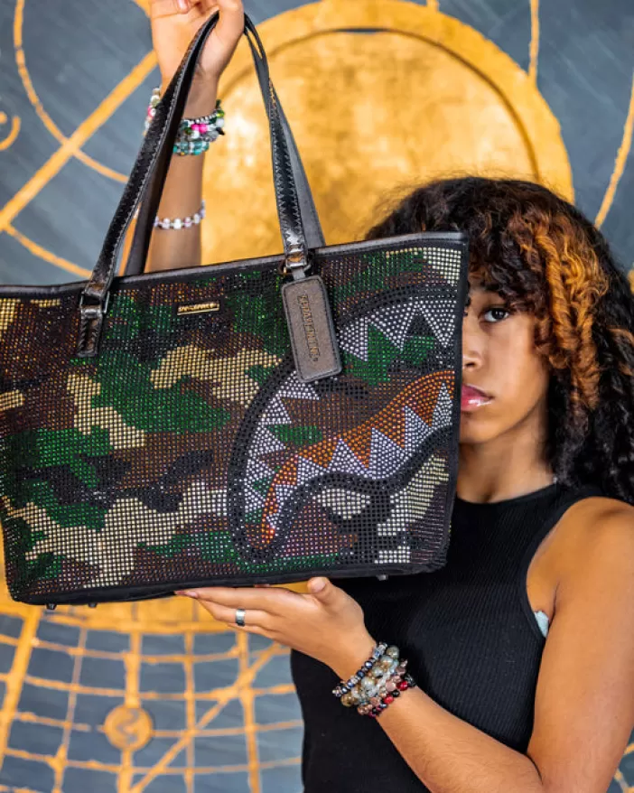 HANDBAGS | TOTES*Sprayground TRINITY CAMO TOTE